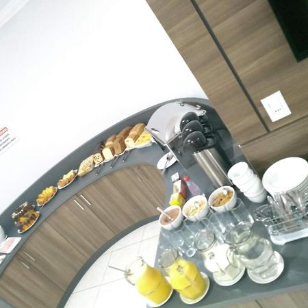 Hotel Mariluz Telemaco Borba Экстерьер фото